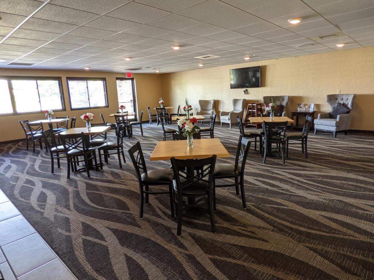 Cobblestone Inn & Suites - Merrill Kültér fotó