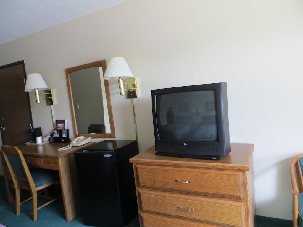 Cobblestone Inn & Suites - Merrill Szoba fotó
