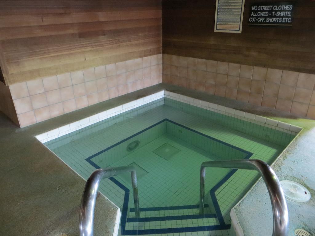 Cobblestone Inn & Suites - Merrill Kültér fotó
