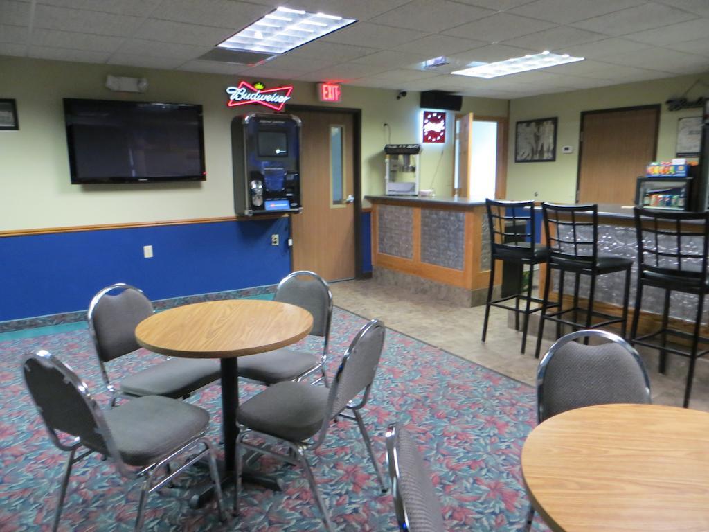 Cobblestone Inn & Suites - Merrill Kültér fotó