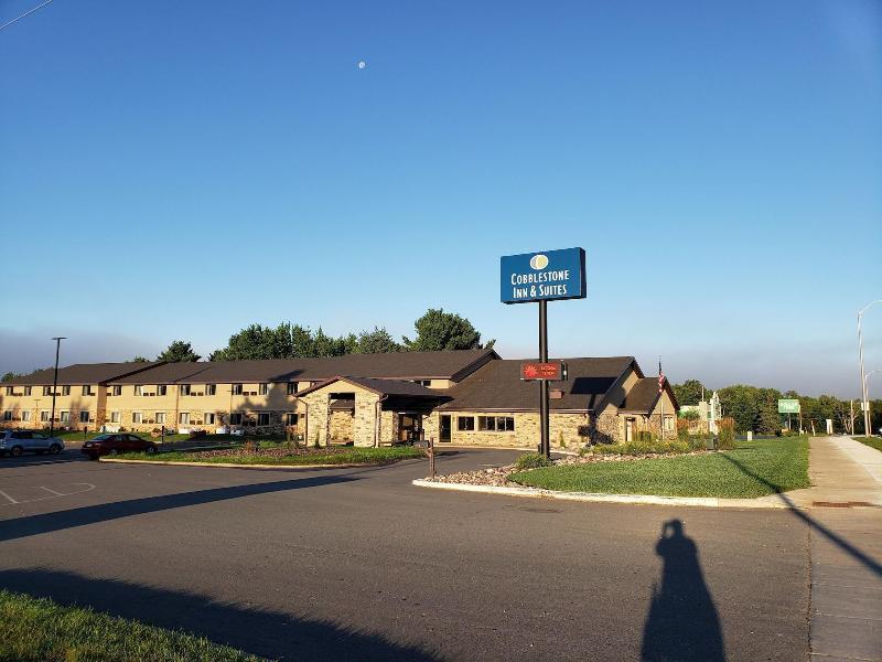 Cobblestone Inn & Suites - Merrill Kültér fotó