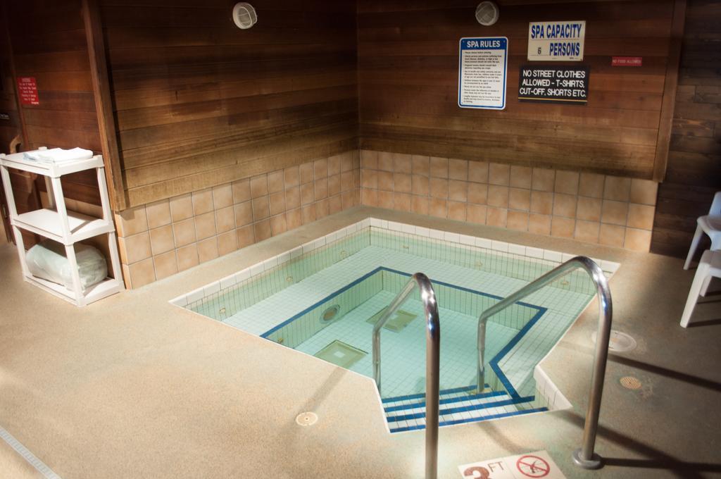 Cobblestone Inn & Suites - Merrill Kültér fotó