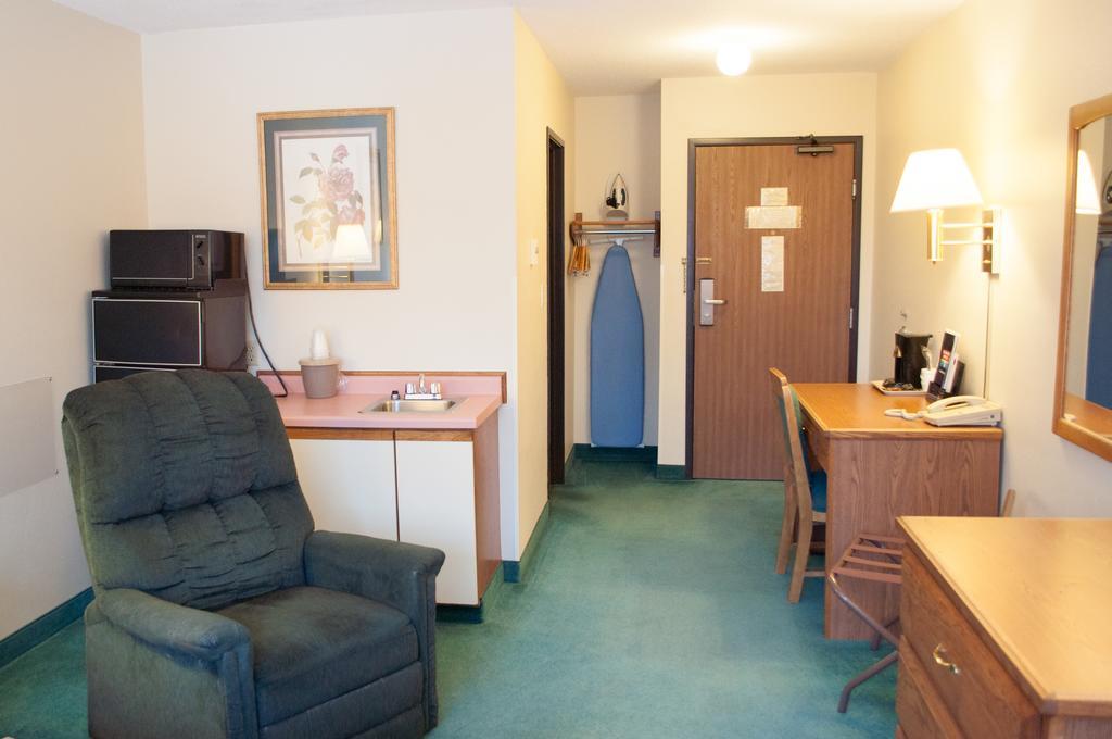 Cobblestone Inn & Suites - Merrill Kültér fotó
