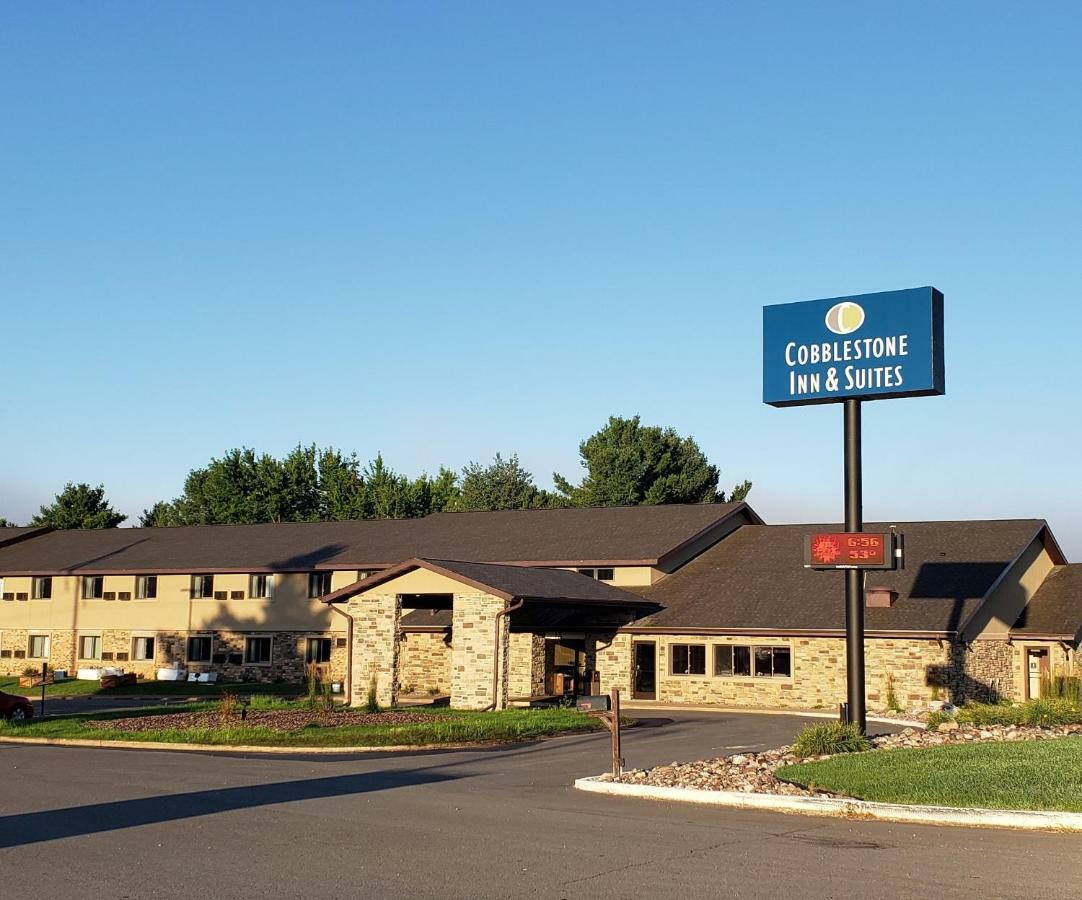 Cobblestone Inn & Suites - Merrill Kültér fotó